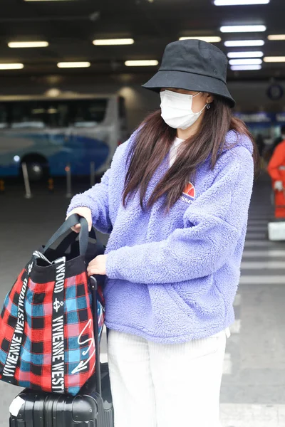 Chinese Actress Zeng Arrives Beijing Airport Landing Beijing China March — Stock Photo, Image