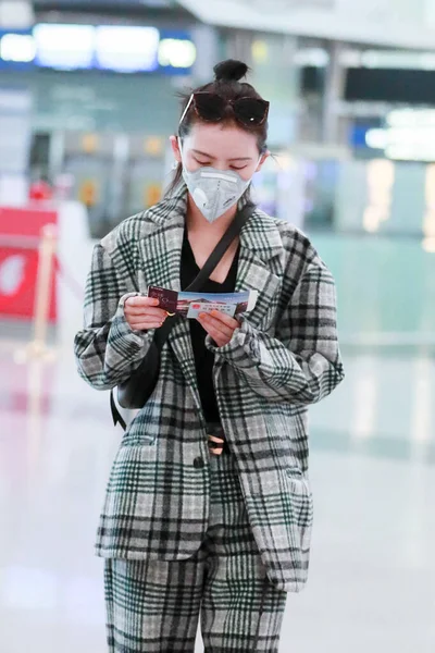 Actrița Chineză Zhang Yuxi Ajunge Aeroport Din Beijing Înainte Plecare — Fotografie, imagine de stoc