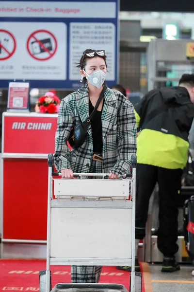 Actriz China Zhang Yuxi Llega Aeropuerto Beijing Antes Salida Beijing —  Fotos de Stock