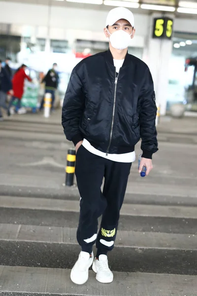 Actorul Chinez Qiao Zhenyu Ajunge Aeroport Din Beijing După Aterizat — Fotografie, imagine de stoc