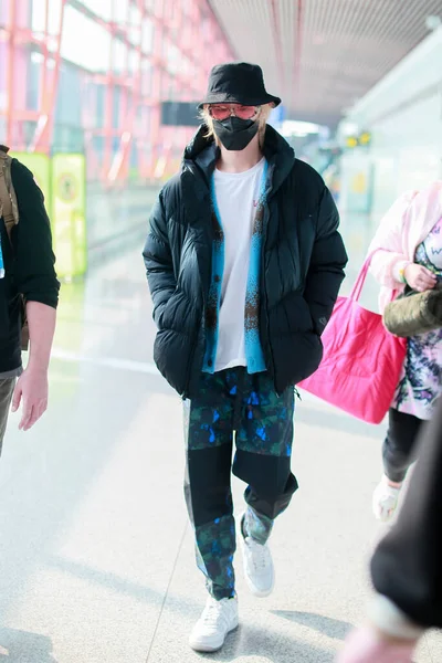 Chinese Singer Dancer Rapper Huang Minghao Arrives Beijing Airport Departure — Stock Photo, Image