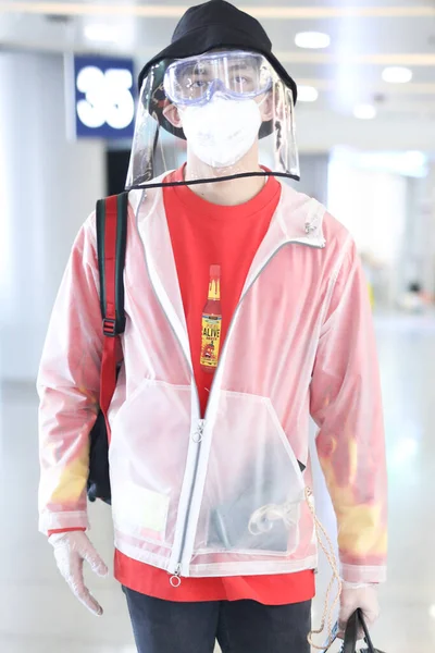 Chiński Aktor Lei Lub Leo Przybywa Lotnisko Pekinie Przed Odlotem — Zdjęcie stockowe