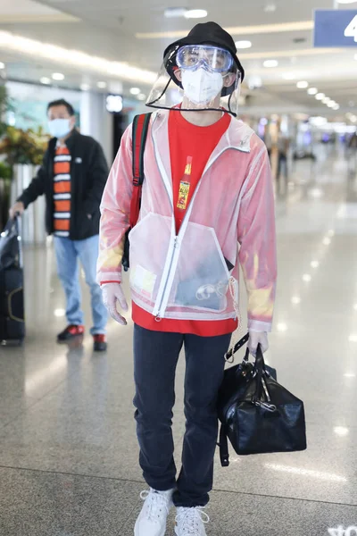 Kínai Színész Lei Vagy Leo Megérkezik Egy Pekingi Repülőtérre Indulás — Stock Fotó