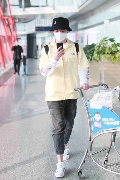 Chinese Singer Actor Zhang Yuan Arrived One Airports Beijing China — Stock Photo, Image