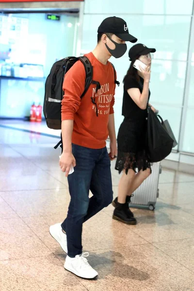 Acteur Chinois Huang Xuan Arrive Aéroport Pékin Avant Son Départ — Photo