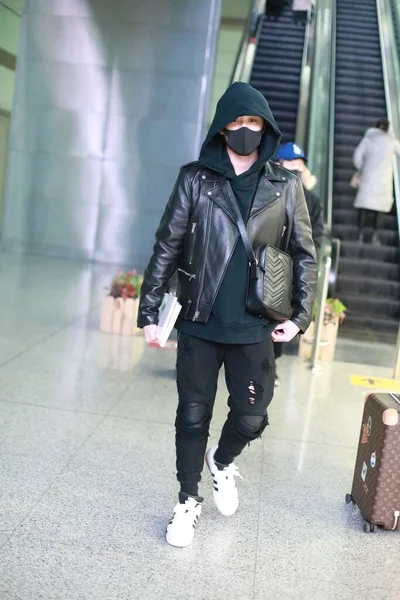 Chinese Actor Singer Tan Jianci Arrives Beijing Airport Landing Beijing — Stock Photo, Image