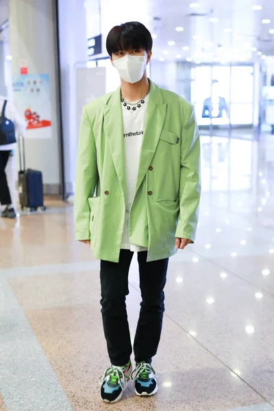 Chinese Dancer Singer Siheng Arrived Airport Beijing China 1Th April — Stock Photo, Image