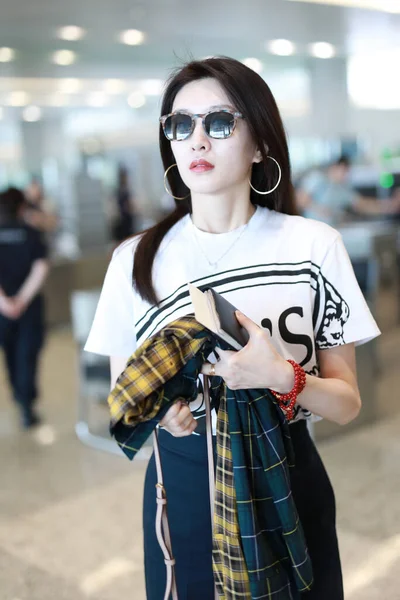 Китайська Актриса Цзян Shuying Прибув Шанхайський Міжнародний Аеропорт Пудун Після — стокове фото