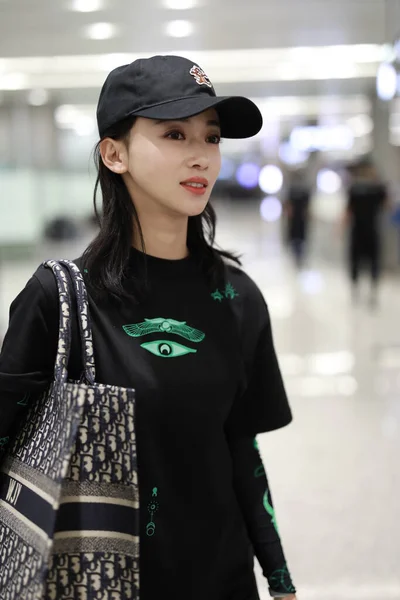 Actrice Chinoise Jiyan Apparaît Dans Aéroport Shanghai Chine Août 2019 — Photo