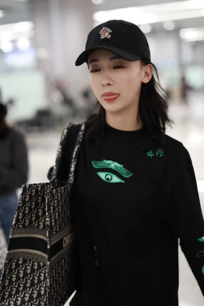 Die Chinesische Schauspielerin Jiyan Erscheint August 2019 Auf Einem Flughafen — Stockfoto