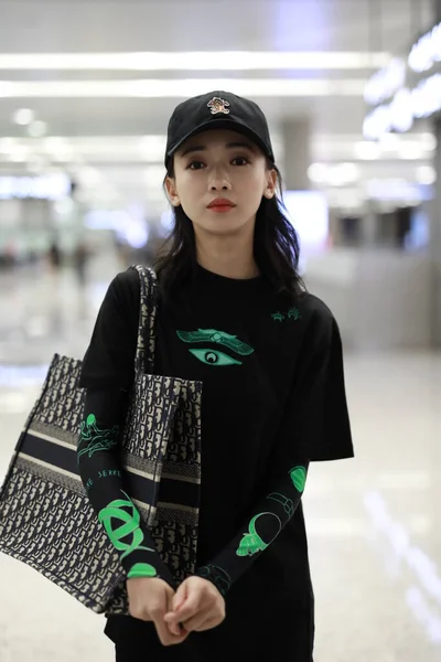 Κινεζική Ηθοποιός Jiyan Εμφανίζεται Αεροδρόμιο Στη Σαγκάη Κίνα Αυγούστου 2019 — Φωτογραφία Αρχείου