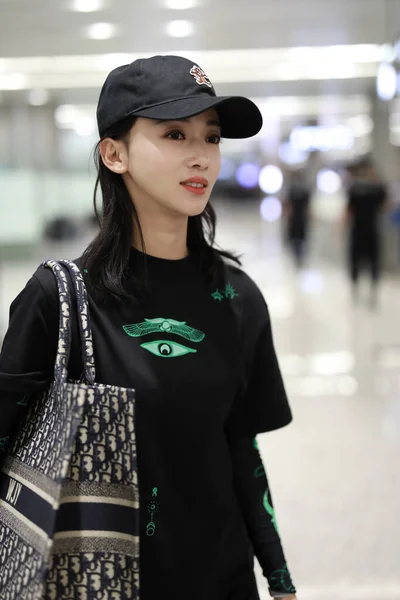 Chinese Actrice Jiyan Verschijnt Een Luchthaven Shanghai China Augustus 2019 — Stockfoto