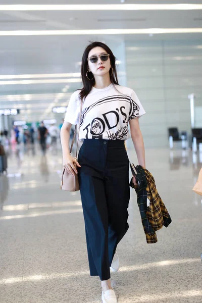 Китайская Актриса Цзян Шуин Прибыла Международный Аэропорт Шанхая Пудун После — стоковое фото