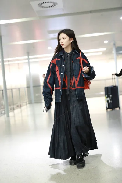 中国女演员宋艳飞也被称为Cecilia Boey 2019年10月9日在中国上海着陆后出现在上海宏桥机场 — 图库照片