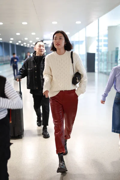 Liu Wen Kínai Szupermodell Érkezik Egy Pekingi Repülőtérre Miután Leszállt — Stock Fotó