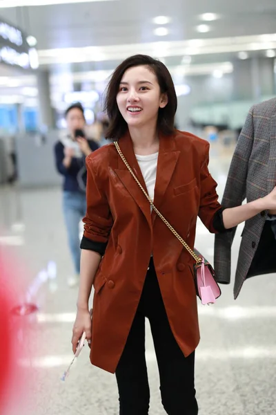 Actrice Chinoise Song Présente Aéroport Shanghai Avant Son Départ Shanghai — Photo