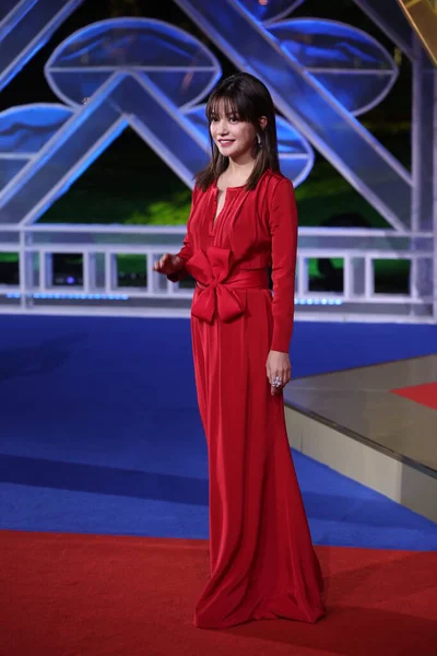 中国女演员赵薇出席2019年11月23日在福建省厦门市举行的第32届金鸡奖闭幕式 — 图库照片