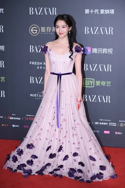 Attrice Cinese Guan Xiaotong Partecipa Alla Serata Beneficenza Bazaar 2019 — Foto Stock