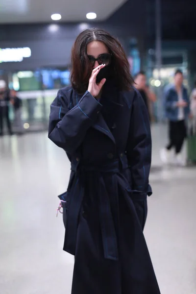 Chińska Aktorka Piosenkarka Song Jia Przybywa Lotnisko Szanghaju Przed Wylotem — Zdjęcie stockowe