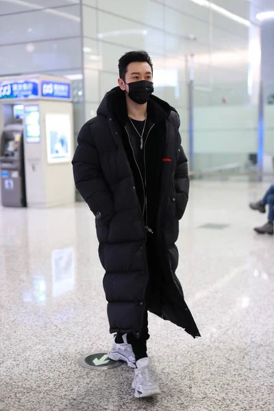 Attore Cantante Modello Cinese Huang Xiaoming Arriva Aeroporto Shanghai Prima — Foto Stock