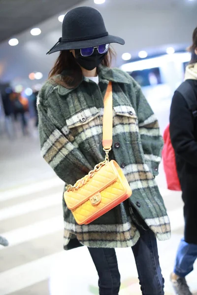 Chinese Actress Sun Arrives Shanghai Airport Befoere Departure Shanghai China — Stock Photo, Image