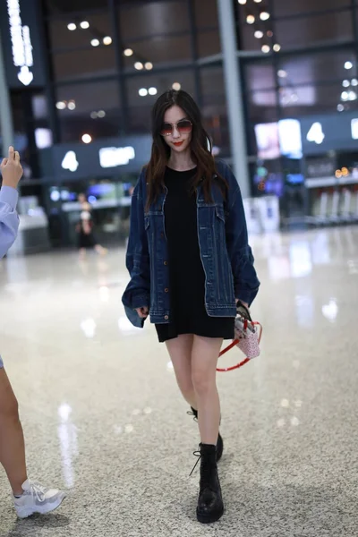 Hong Kong Actress Angelababy Arrives Shanghai Hongqiao International Airport Departure — Stock Photo, Image