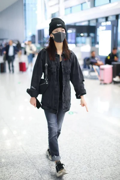 Attrice Cinese Jinyan Arriva Aeroporto Shanghai Prima Della Partenza Shanghai — Foto Stock