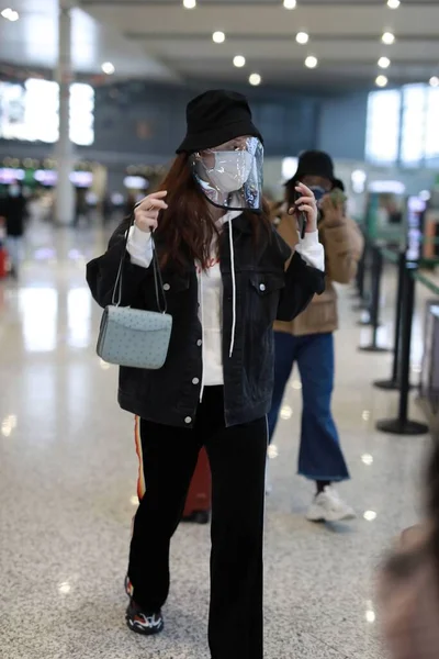 Κινέζα Ηθοποιός Zhang Meng Alina Zhang Φτάνει Ένα Αεροδρόμιο Του — Φωτογραφία Αρχείου