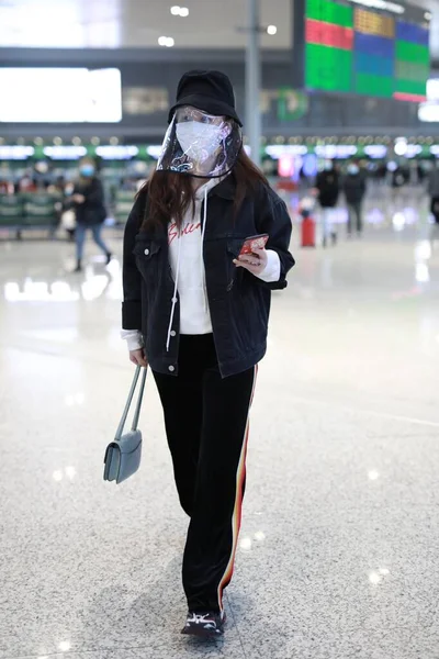 Chińska Aktorka Zhang Meng Lub Alina Zhang Przybywa Lotnisko Pekinie — Zdjęcie stockowe