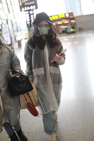 Chińska Aktorka Cai Wenjing Przybywa Lotnisko Chengdu Przed Odlotem Miasta — Zdjęcie stockowe
