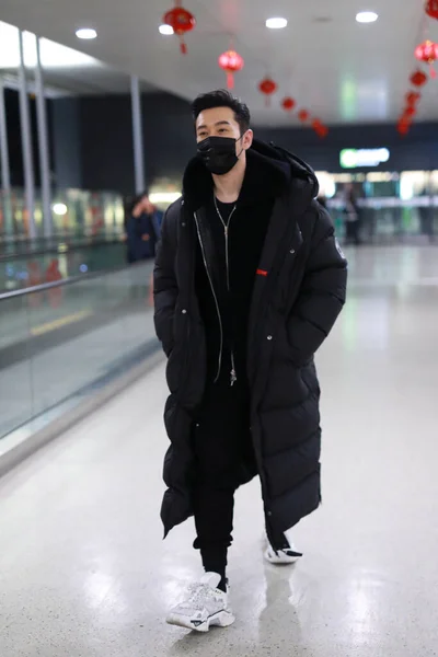 Kinesisk Skådespelare Sångare Och Modell Huang Xiaoming Anländer Till Shanghai — Stockfoto