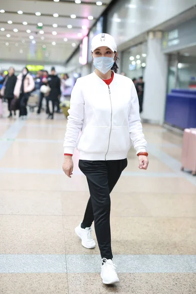 여배우 실업가 Liu Xiaoqing 2020 중국을 출발하기 공항에 — 스톡 사진