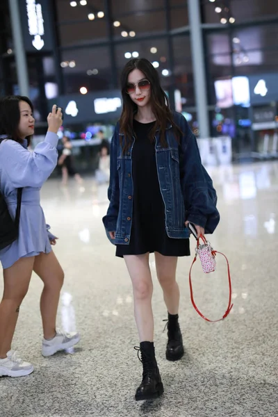 Atriz Hong Kong Angelababy Chega Aeroporto Internacional Hongqiao Xangai Antes — Fotografia de Stock