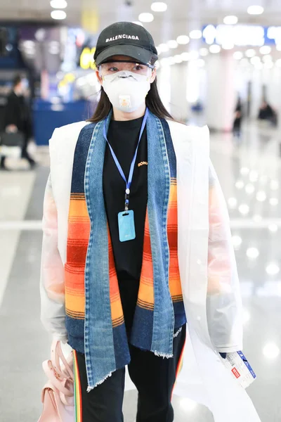 Китайська Актриса Цзян Менцзе Являється Одному Аеропортів Шанхаю Китай Квітня — стокове фото