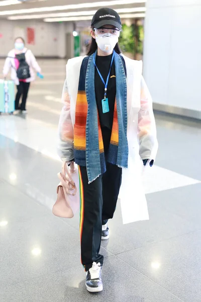 Κινέζα Ηθοποιός Jiang Mengjie Εμφανίζεται Ένα Από Αεροδρόμια Της Σαγκάης — Φωτογραφία Αρχείου