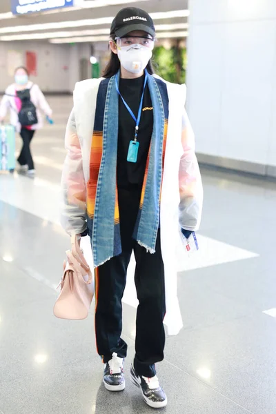 Kinesiska Skådespelerskan Jiang Mengjie Dyker Upp Flygplatserna Shanghai Kina April — Stockfoto