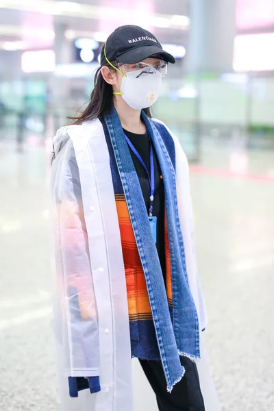Kinesiska Skådespelerskan Jiang Mengjie Dyker Upp Flygplatserna Shanghai Kina April — Stockfoto