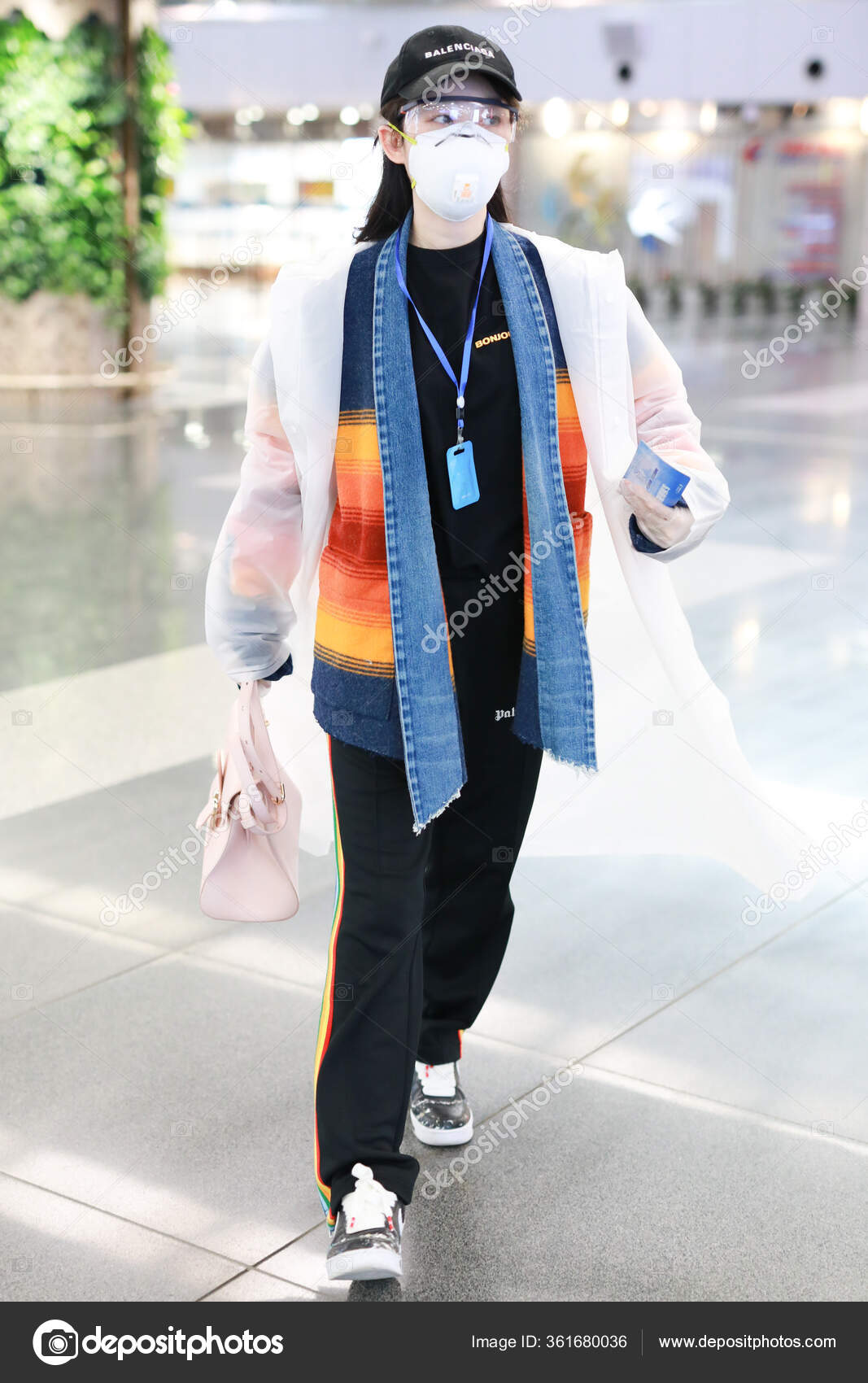 Chinese Actress Jiang Mengjie Shows One Airports Shanghai China 8Th ...