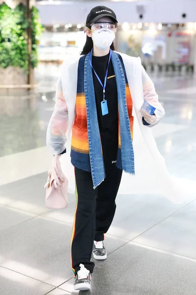 Atriz Chinesa Jiang Mengjie Aparece Dos Aeroportos Xangai China Abril — Fotografia de Stock