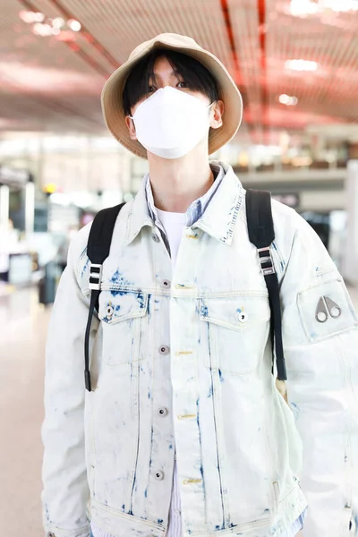 Actor Chino Zhang Yunlong Llega Aeropuerto Beijing Antes Salida Beijing —  Fotos de Stock