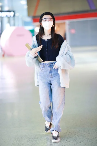 Chinese Actress Jiang Mengjie Arrives Shanghai Airport Departure Shanghai China — Stock Photo, Image