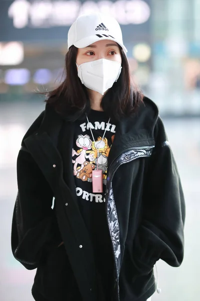 Chinese Actrice Gastvrouw Zangeres Liu Yan Arriveert Een Luchthaven Shanghai — Stockfoto