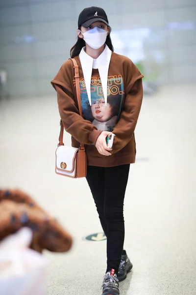 Chinese Actress Lin Yun Arrives Shanghai Airport Departure Shanghai China — Stock Photo, Image