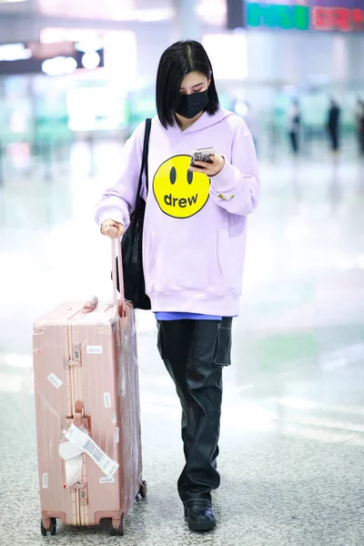 Chinese Singer Jin Jiya Arrives Shanghai Airport Landing Shanghai China — Stock Photo, Image