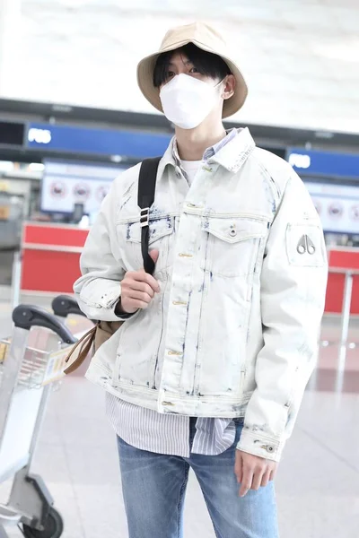 Actor Chino Zhang Yunlong Llega Aeropuerto Beijing Antes Salida Beijing — Foto de Stock