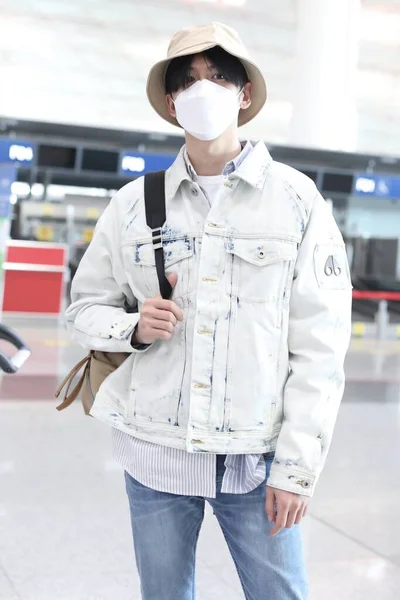 Actor Chino Zhang Yunlong Llega Aeropuerto Beijing Antes Salida Beijing —  Fotos de Stock