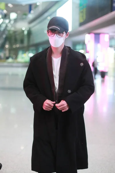 Chinese Acteur Zhang Yujian Arriveert Een Luchthaven Beijing China April — Stockfoto