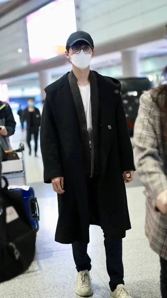 Chinese Actor Zhang Yujian Arrives Airport Beijing China April 2020 — Stock Photo, Image