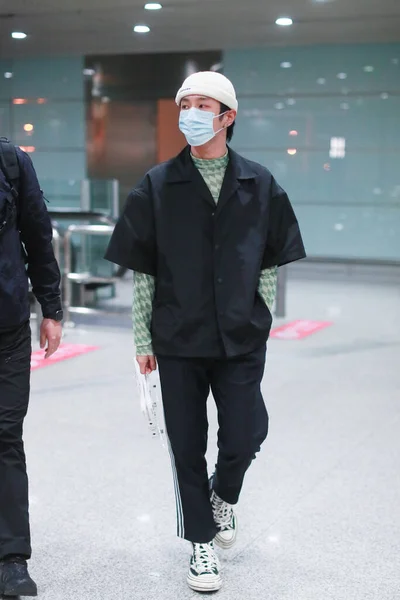 Chinese Singer Actor Wenhan Arrives Airport Beijing China April 2020 — Stock Photo, Image