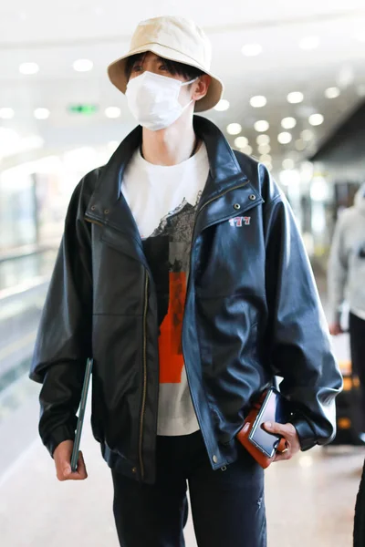 中国の俳優張雲龍は レオン チャンとしても知られており 2020年4月16日に北京の空港に到着します — ストック写真
